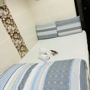 Deluxe Double Room Shower